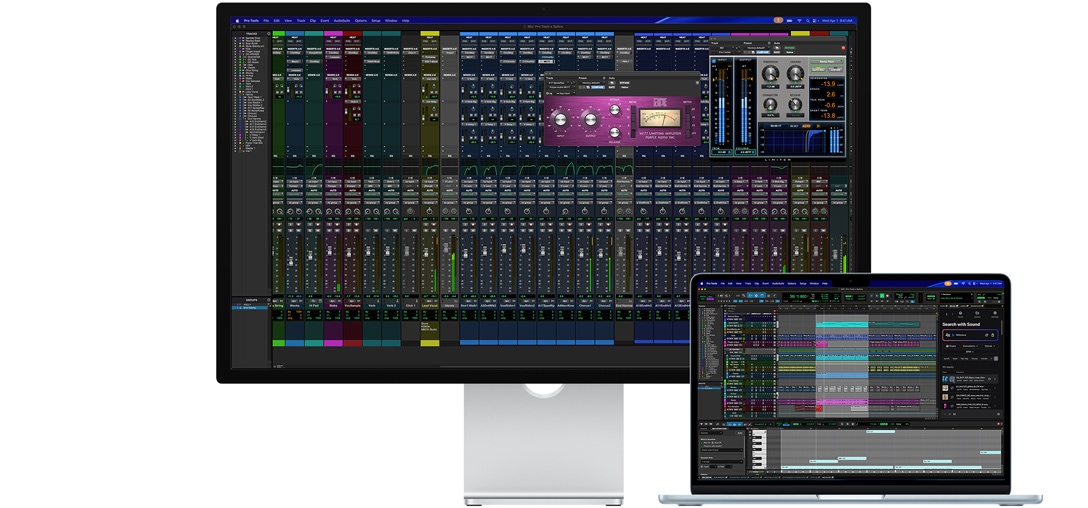 Studio Display a otevřený notebook Mac, zobrazuje se relace v Pro Tools s integrací funkce Splice, sklo s nanotexturou snižuje odrazivost, takže se na tmavé prostředí aplikace příjemně dívá