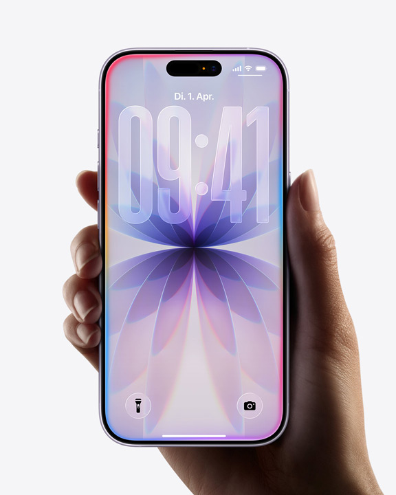 Eine Hand hält ein iPhone 17 und zeigt das All-Screen Display mit Sperrbildschirm mit Liquid Glass Rand