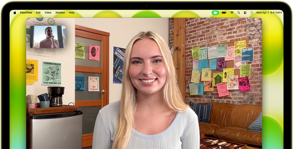 Ecrã do MacBook Neo na cor cítrico com uma videochamada no FaceTime e a câmara acima do ecrã