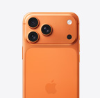 상단의 프로 Fusion 카메라 시스템이 보이는 코스믹 오렌지 색상 iPhone 17 Pro 뒷면