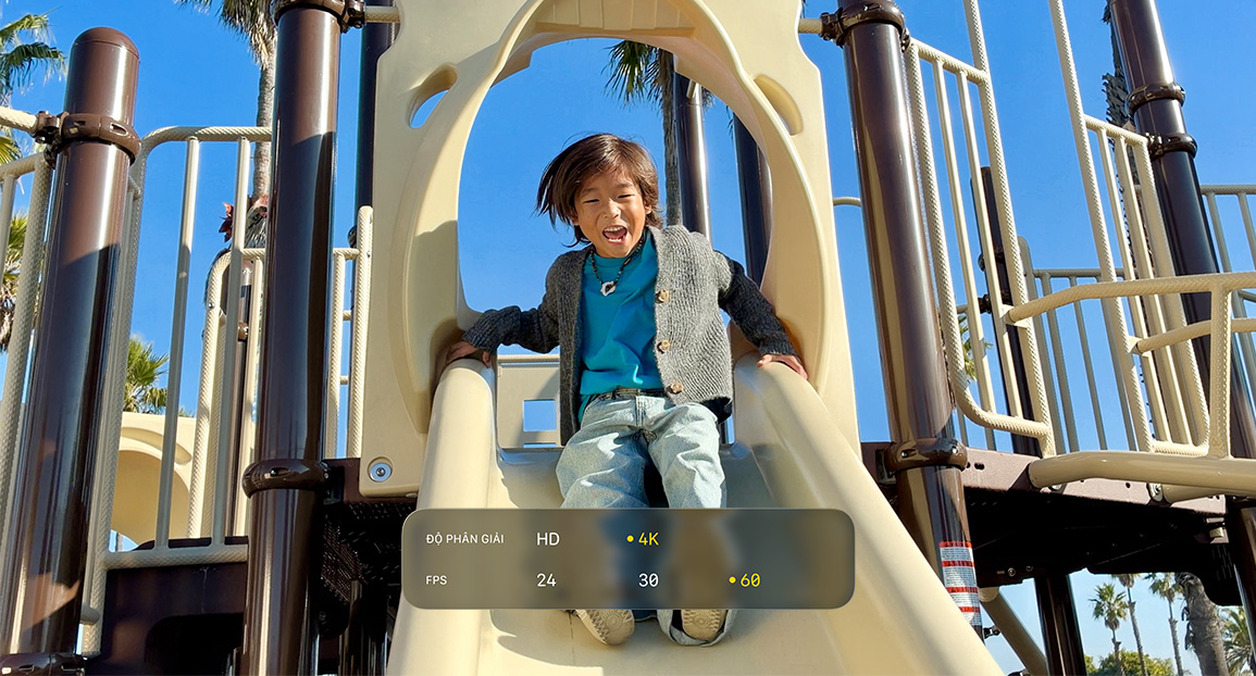 Ảnh tĩnh từ video 4K, hiển thị các tùy chọn quay video bao gồm độ phân giải và tốc độ khung hình